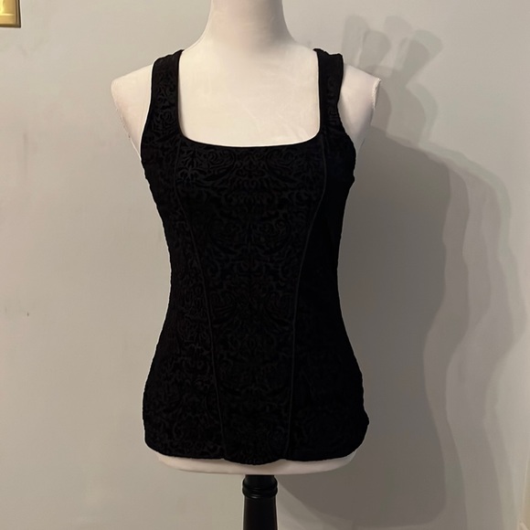 Vintage white house top - Picture 1 of 4